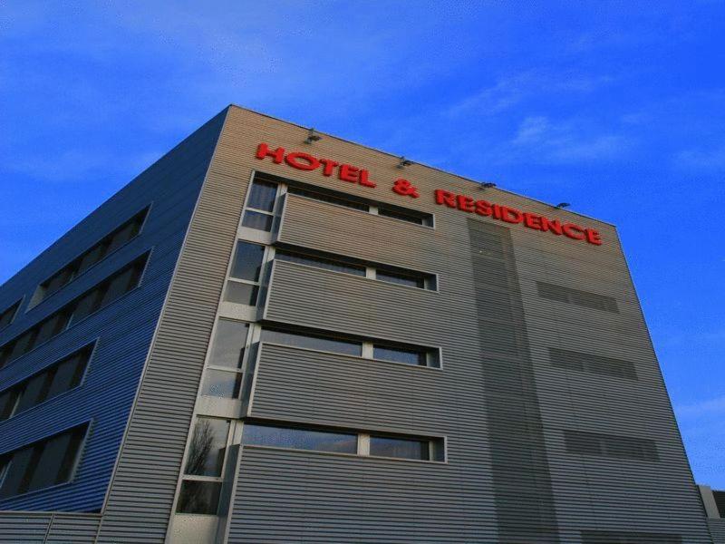 Silver Residence Hotel Баньоло-ин-Пьяно Экстерьер фото